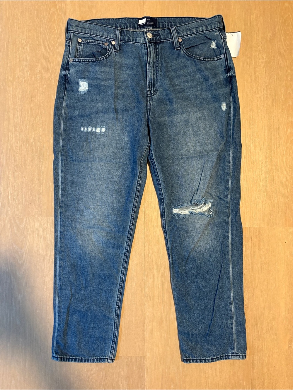 NWT GAP Distressed Boyfriend Blue Jeans size 14/32